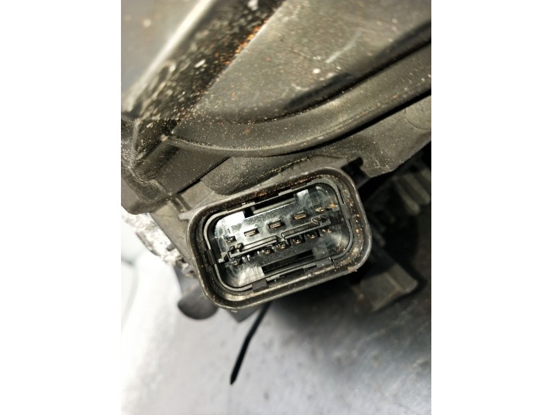 Recambio de faro derecho para bmw x1 (e84) sdrive 18 d referencia OEM IAM 90018091 7318327 XENON 