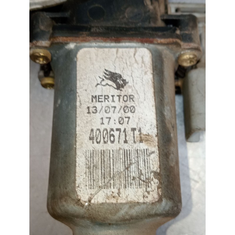 Recambio de elevalunas delantero izquierdo para peugeot 106 ii (1a_, 1c_) 1.5 d referencia OEM IAM 400671T1 5P 1996