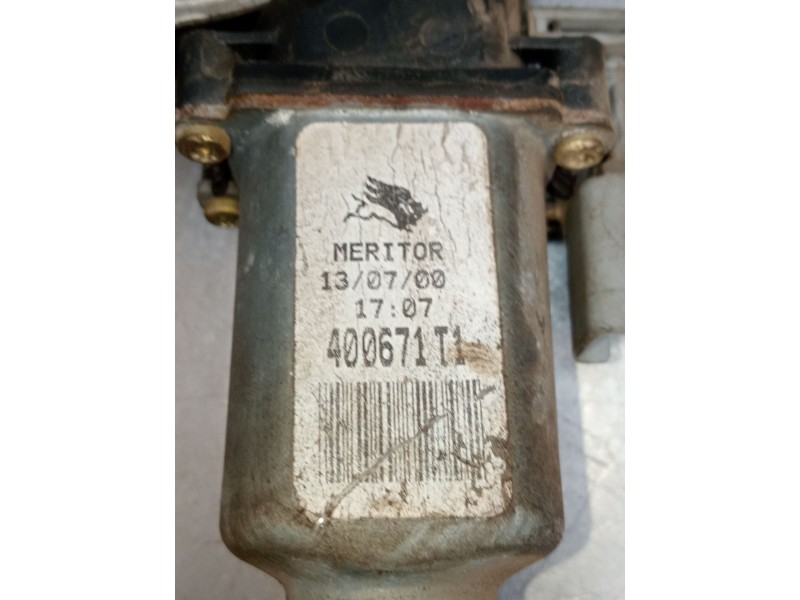 Recambio de elevalunas delantero izquierdo para peugeot 106 ii (1a_, 1c_) 1.5 d referencia OEM IAM 400671T1 5P 1996