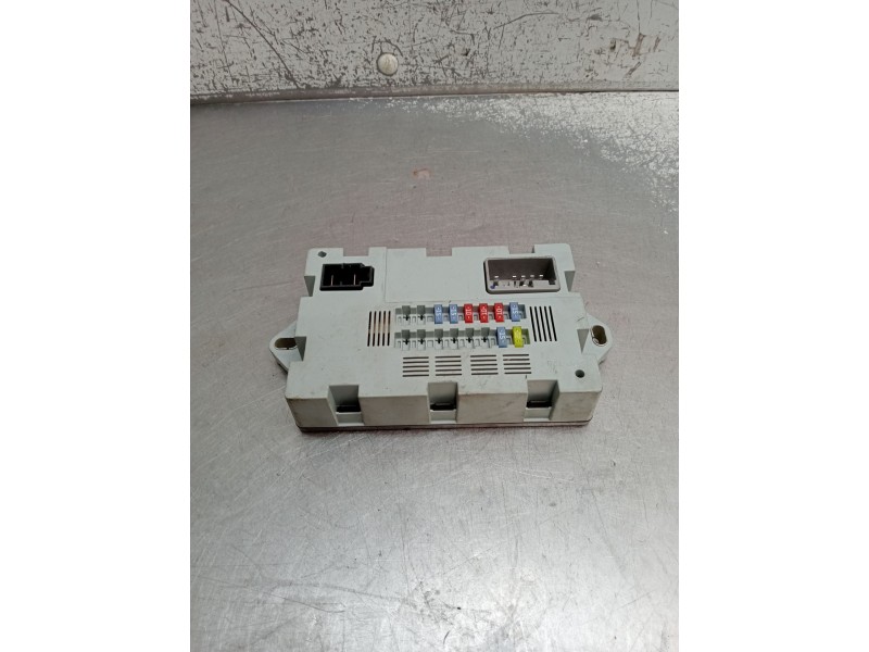 Recambio de caja reles / fusibles para jaguar xj luxury referencia OEM IAM SW71739084 73707520 1406275626 2009