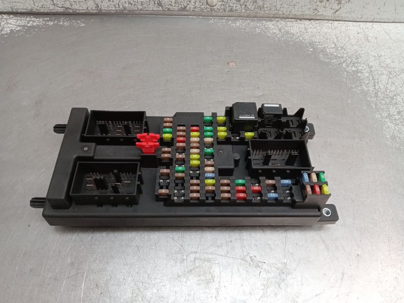 Recambio de caja reles / fusibles para jaguar xj luxury referencia OEM IAM EW9314F041AF 1384623156 2009