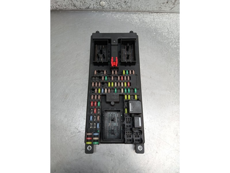 Recambio de caja reles / fusibles para jaguar xj luxury referencia OEM IAM EW9314F041AF 1384623156 2009