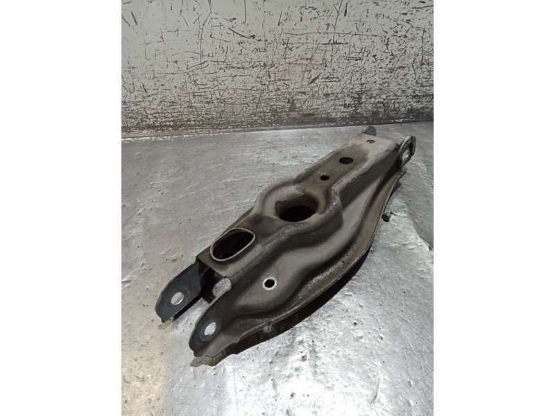 Recambio de brazo suspension inferior trasero izquierdo para bmw x1 (e84) sdrive 18 d referencia OEM IAM 6855243  09