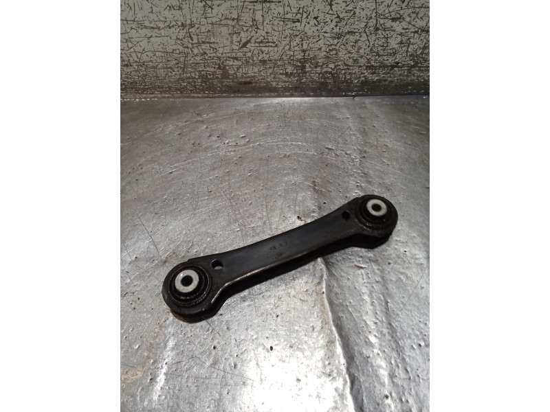 Recambio de brazo suspension superior trasero derecho para bmw x1 (e84) sdrive 18 d referencia OEM IAM 678223702 678223802 09