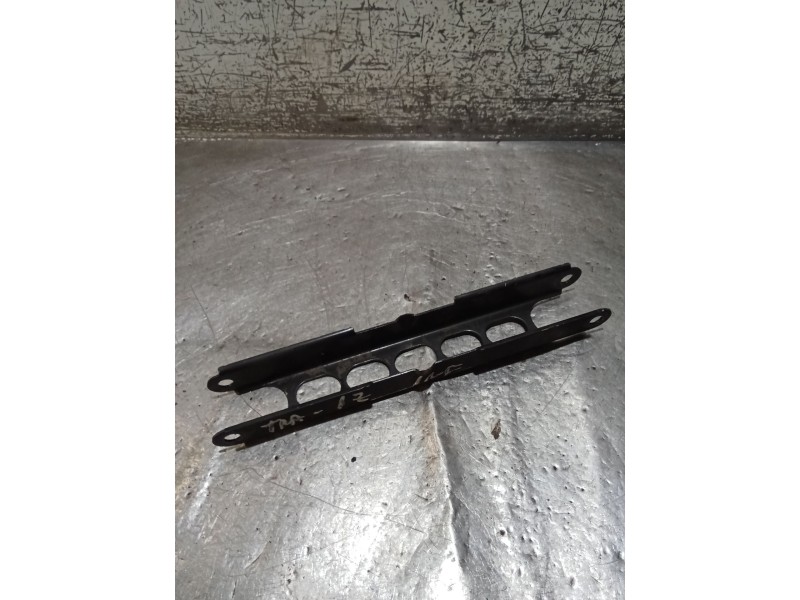 Recambio de brazo suspension inferior trasero izquierdo para bmw x1 (e84) sdrive 18 d referencia OEM IAM 676347703  09