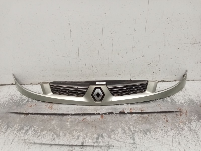 Recambio de rejilla delantera para renault kangoo (kc0/1_) 1.5 dci (kc07) referencia OEM IAM   2003