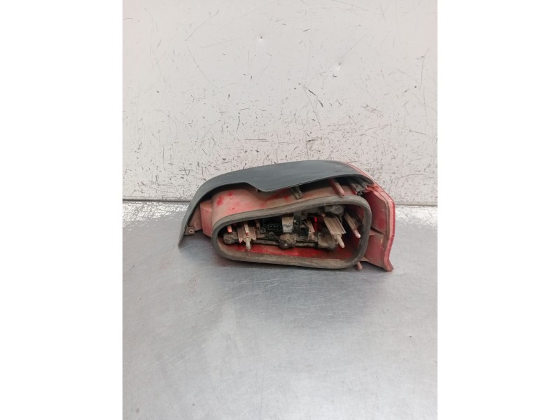Recambio de piloto trasero izquierdo para peugeot 106 ii (1a_, 1c_) 1.5 d referencia OEM IAM   1996