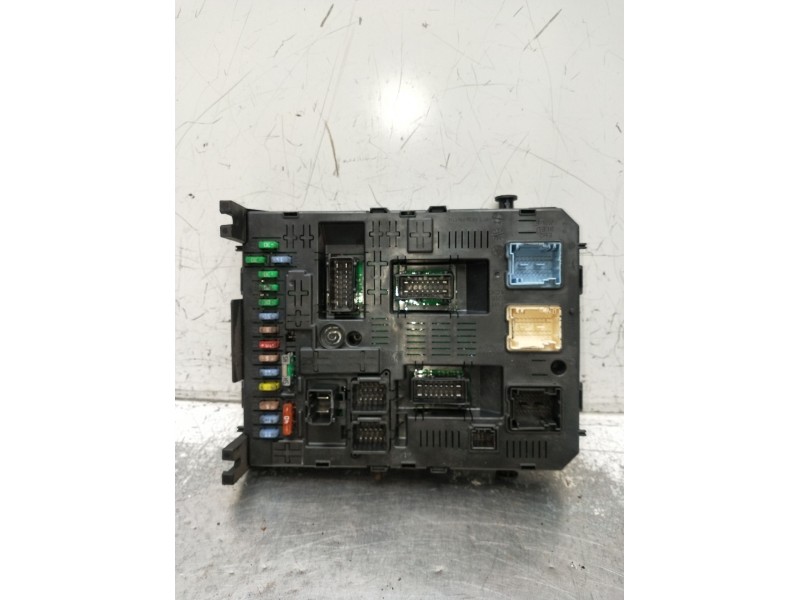 Recambio de caja reles / fusibles para citroën c4 picasso i monospace (ud_) 2.0 i 16v referencia OEM IAM 28120836 28119248 2006
