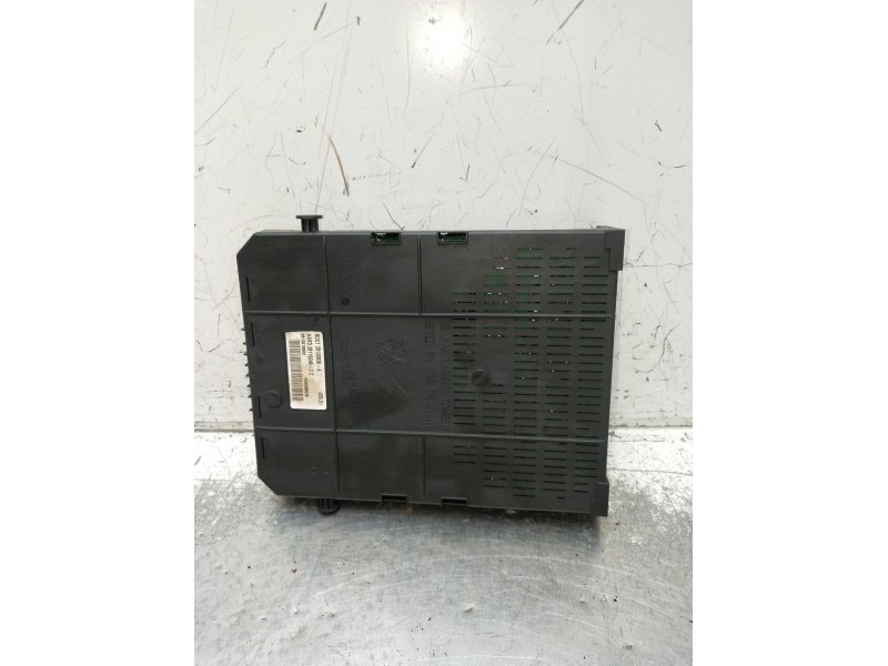 Recambio de caja reles / fusibles para citroën c4 picasso i monospace (ud_) 2.0 i 16v referencia OEM IAM 28120836 28119248 2006