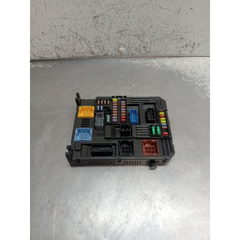 Recambio de caja reles / fusibles para opel combo e tour / life (k9) 1.5 referencia OEM IAM   
