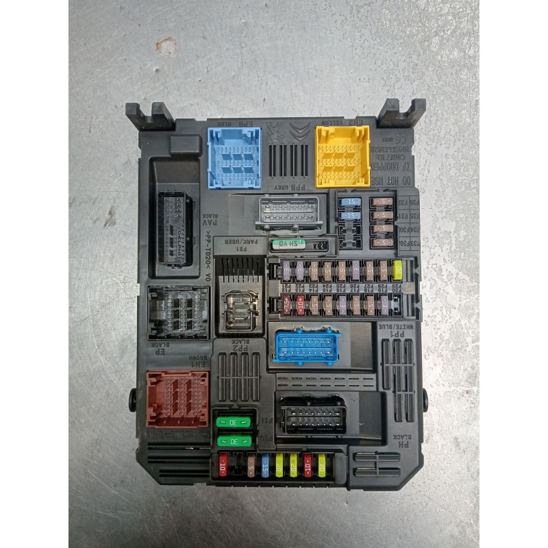 Recambio de caja reles / fusibles para opel combo e tour / life (k9) 1.5 referencia OEM IAM   