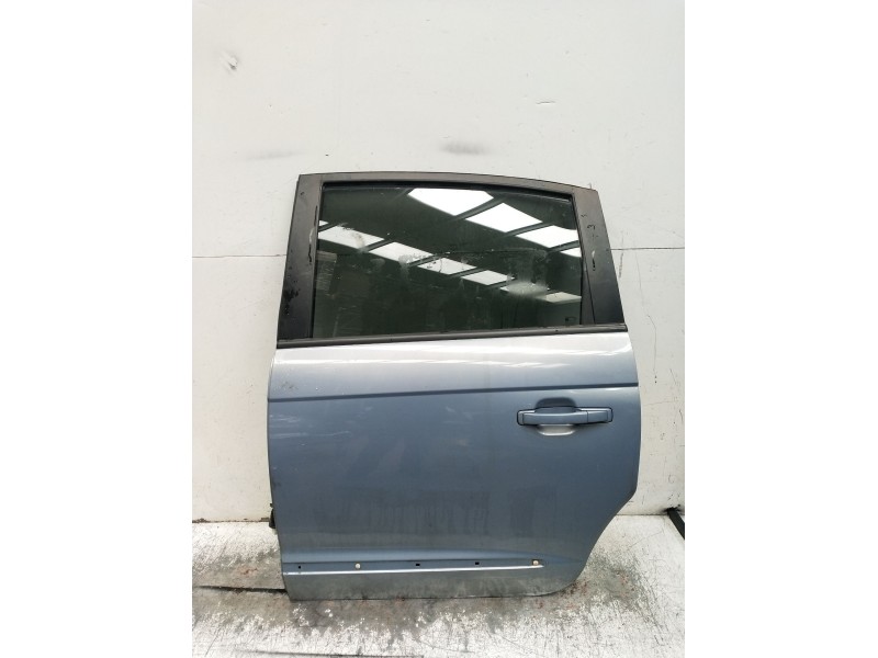 Recambio de puerta trasera izquierda para ssangyong rodius i 2.7 xdi referencia OEM IAM  5P 2005