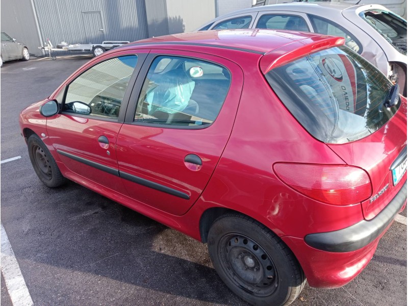 peugeot 206 berlina del año 2001