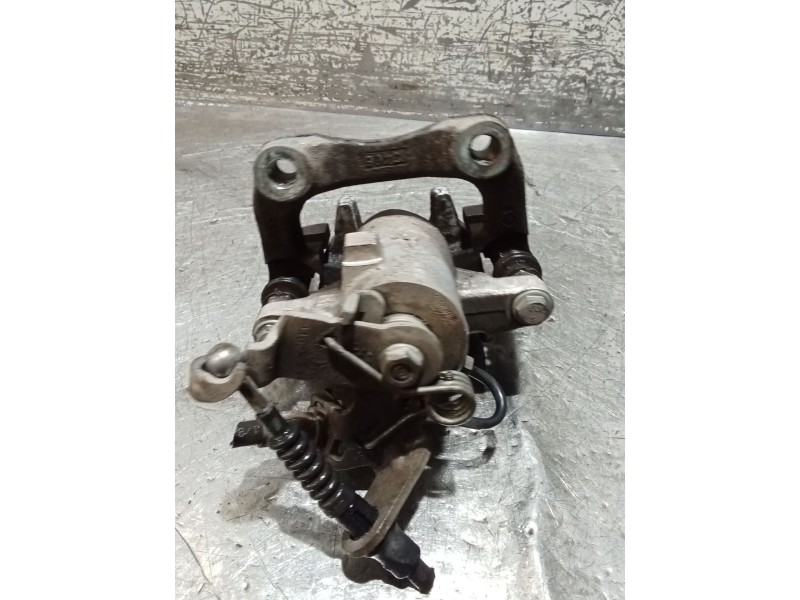 Recambio de pinza freno trasera derecha para volkswagen golf v (1k1) 2.0 tdi referencia OEM IAM   03