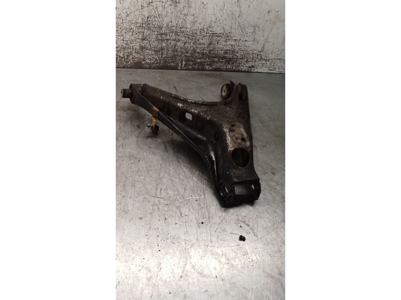 Recambio de brazo suspension inferior trasero izquierdo para audi a6 c5 (4b2, 4b4) 2.5 tdi referencia OEM IAM 4B0505411  01