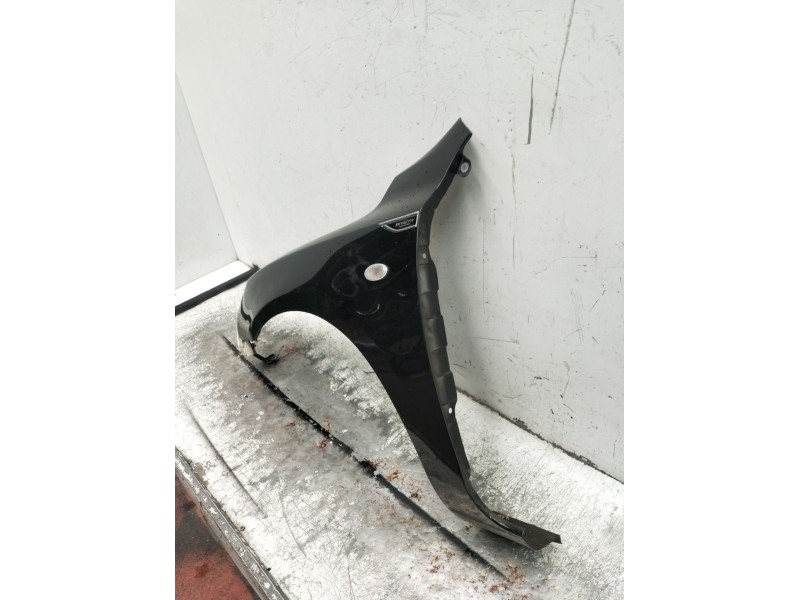 Recambio de aleta delantera izquierda para mazda 3 (bk) 1.6 (bk14) referencia OEM IAM   2004
