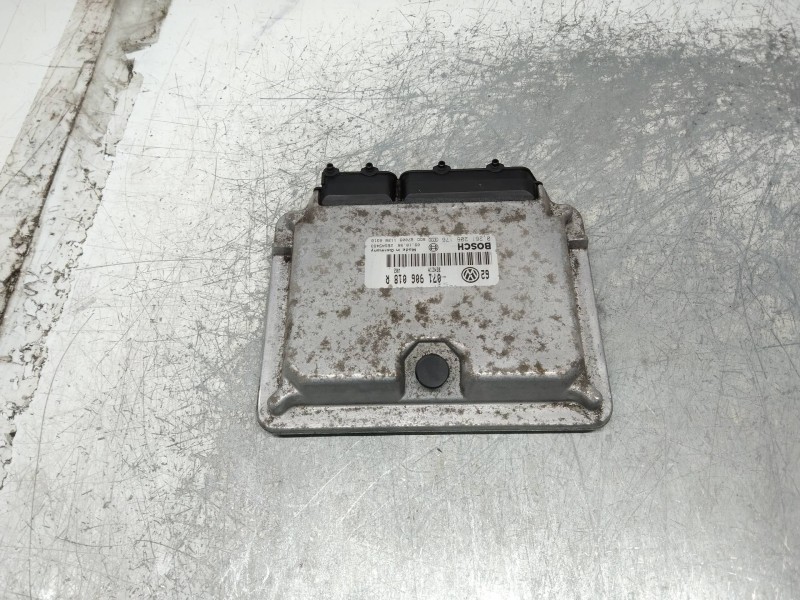 Recambio de centralita motor uce para volkswagen bora berlina (1j2) highline referencia OEM IAM 0261206176 071906018R 