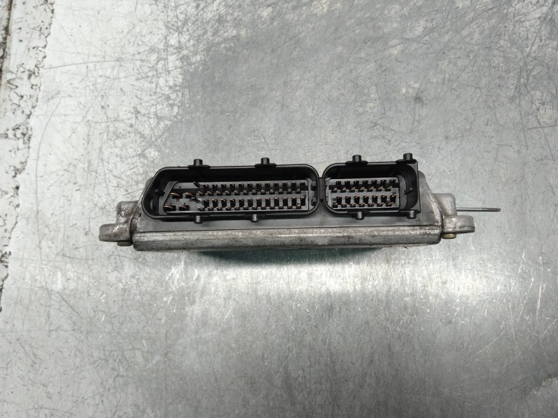 Recambio de centralita motor uce para volkswagen bora berlina (1j2) highline referencia OEM IAM 0261206176 071906018R 