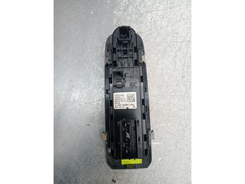 Recambio de mando elevalunas delantero izquierdo para opel combo e tour / life (k9) 1.5 referencia OEM IAM 96788264ZD 5P 2019