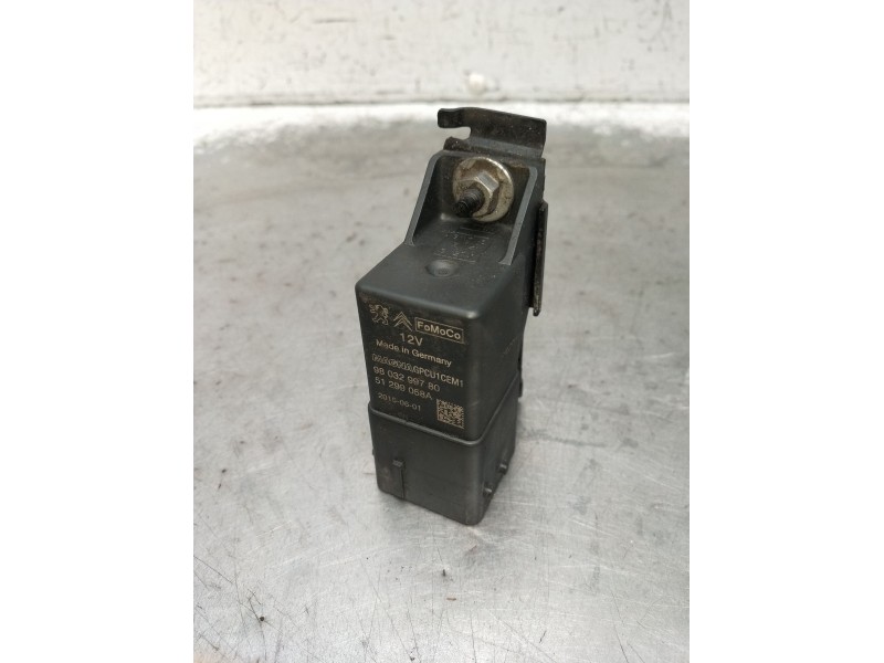 Recambio de caja precalentamiento para peugeot 308 sw ii (lc_, lj_, lr_, lx_, l4_) 2.0 bluehdi 150 referencia OEM IAM 9803299780