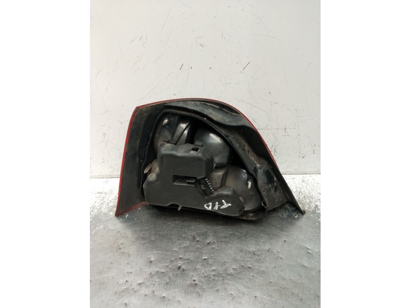 Recambio de piloto trasero derecho para mg zr 2.0 td referencia OEM IAM   2003