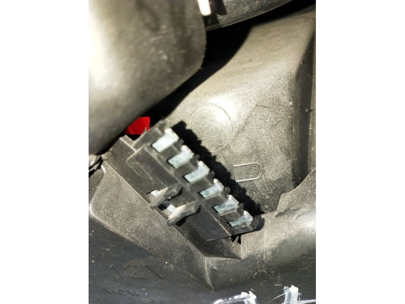 Recambio de piloto trasero derecho para mg zr 2.0 td referencia OEM IAM   2003