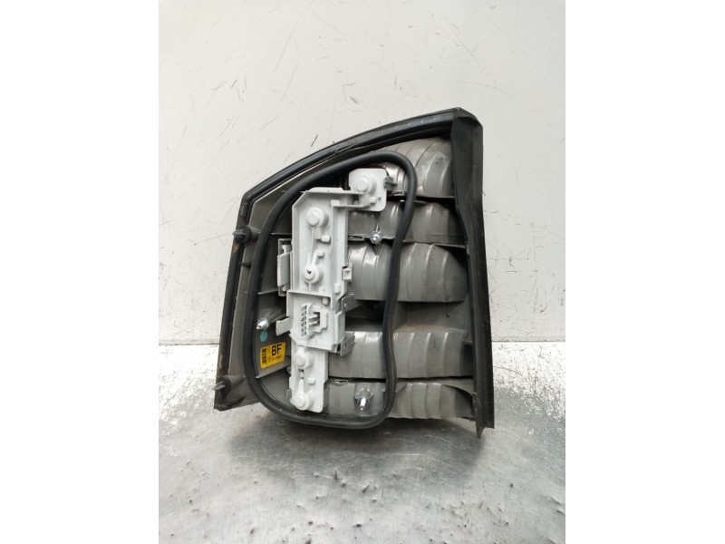 Recambio de piloto trasero derecho para opel vectra c gts (z02) 2.2 dti 16v (f68) referencia OEM IAM   2003