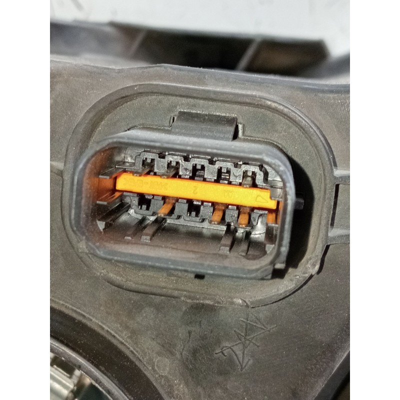 Recambio de faro izquierdo para renault master iii furgoneta (fv) 2.3 dci 100 rwd (fv0b) referencia OEM IAM   