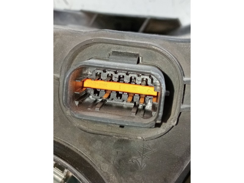 Recambio de faro izquierdo para renault master iii furgoneta (fv) 2.3 dci 100 rwd (fv0b) referencia OEM IAM   
