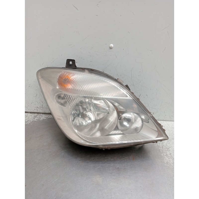 Recambio de faro derecho para mercedes-benz sprinterii caja cerrada (desde 01.06) 2.1 cdi cat referencia OEM IAM 24738200  
