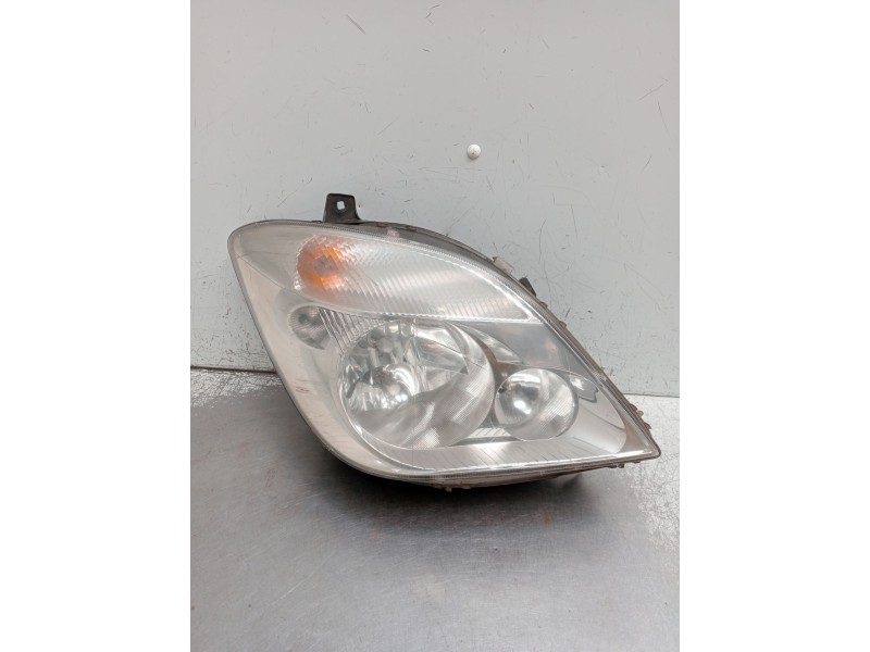 Recambio de faro derecho para mercedes-benz sprinterii caja cerrada (desde 01.06) 2.1 cdi cat referencia OEM IAM 24738200  