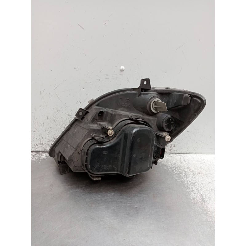 Recambio de faro derecho para mercedes-benz sprinterii caja cerrada (desde 01.06) 2.1 cdi cat referencia OEM IAM 24738200  