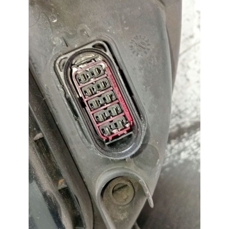 Recambio de faro derecho para mercedes-benz sprinterii caja cerrada (desde 01.06) 2.1 cdi cat referencia OEM IAM 24738200  