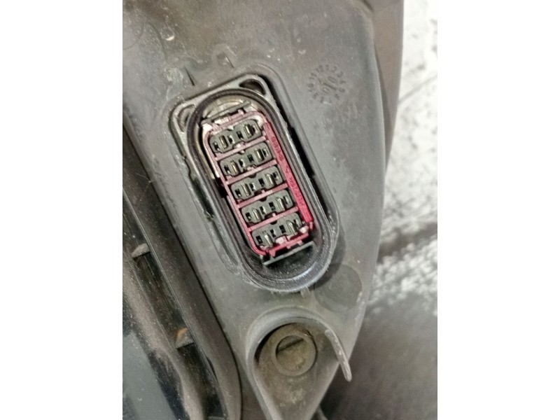 Recambio de faro derecho para mercedes-benz sprinterii caja cerrada (desde 01.06) 2.1 cdi cat referencia OEM IAM 24738200  