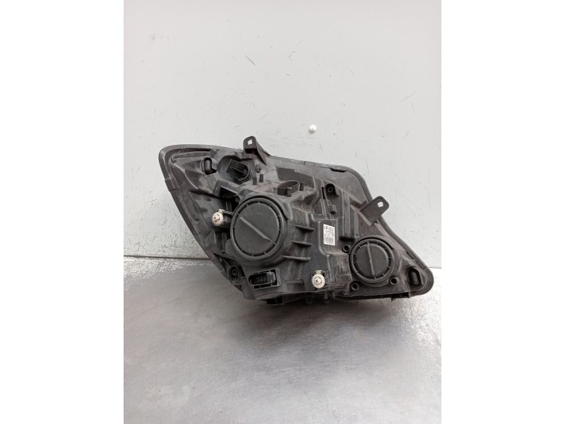 Recambio de faro izquierdo para mercedes-benz sprinterii caja cerrada (desde 01.06) 318/319 cdi (906.631/633/635/637) referencia