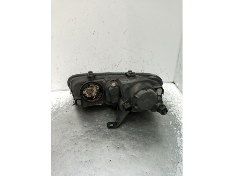Recambio de faro derecho para mg zr 2.0 td referencia OEM IAM   2003