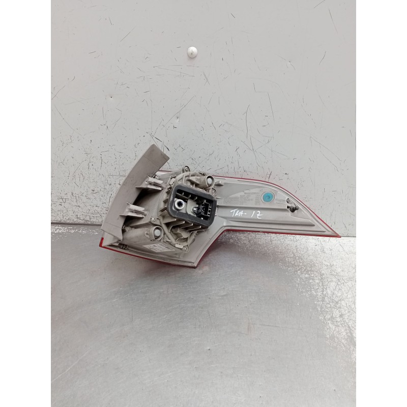Recambio de piloto trasero izquierdo para ford b-max (jk) 1.6 tdci referencia OEM IAM AV1113405AG 02046099900010 2016