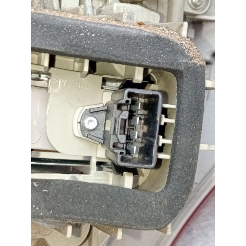 Recambio de piloto trasero izquierdo para ford b-max (jk) 1.6 tdci referencia OEM IAM AV1113405AG 02046099900010 2016