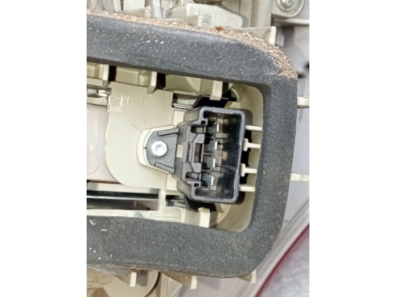 Recambio de piloto trasero izquierdo para ford b-max (jk) 1.6 tdci referencia OEM IAM AV1113405AG 02046099900010 2016