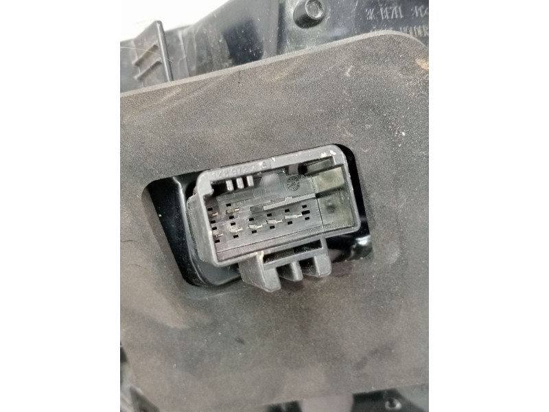 Recambio de piloto trasero izquierdo para skoda superb iii (3v3) 1.4 tsi iv referencia OEM IAM 3V9945207C VER FOTOS 81910102 