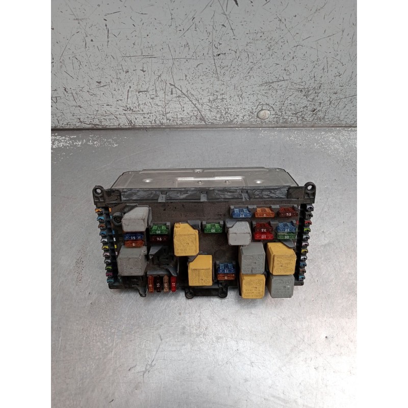 Recambio de caja reles / fusibles para mercedes-benz vito caja cerrada 6.03  109 cdi compacto (639.601) referencia OEM IAM 63954