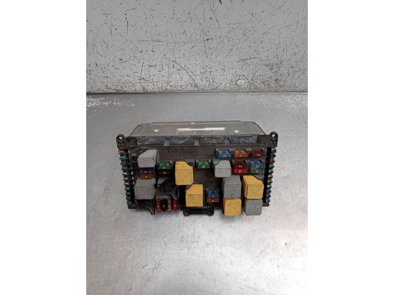 Recambio de caja reles / fusibles para mercedes-benz vito caja cerrada 6.03  109 cdi compacto (639.601) referencia OEM IAM 63954