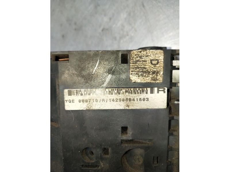 Recambio de caja reles / fusibles para mg zr 2.0 td referencia OEM IAM 000710 142908041503 2003
