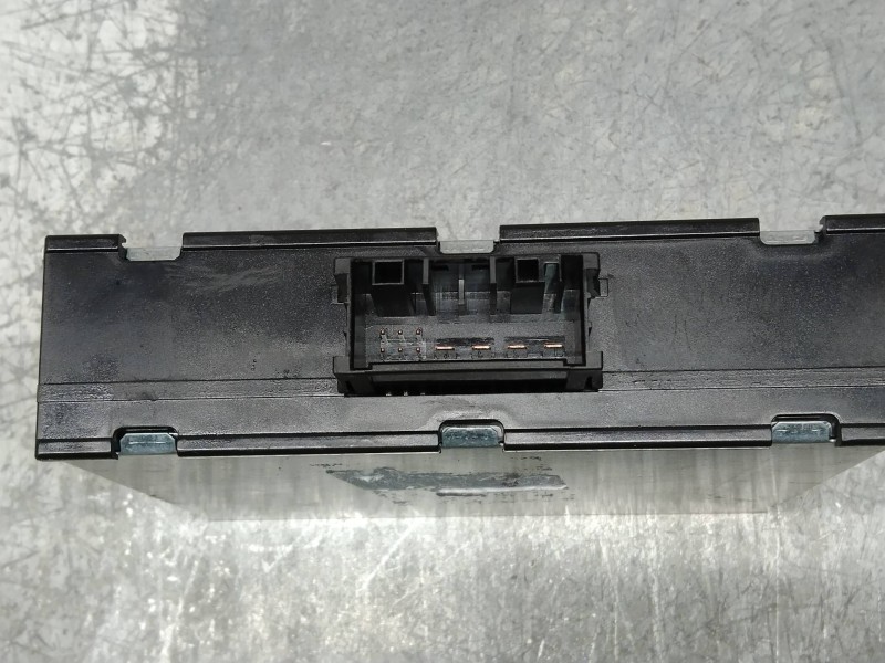 Recambio de modulo electronico para bmw serie 1 berlina (e81/e87) 118d referencia OEM IAM 8ES00947920 6142912708802 