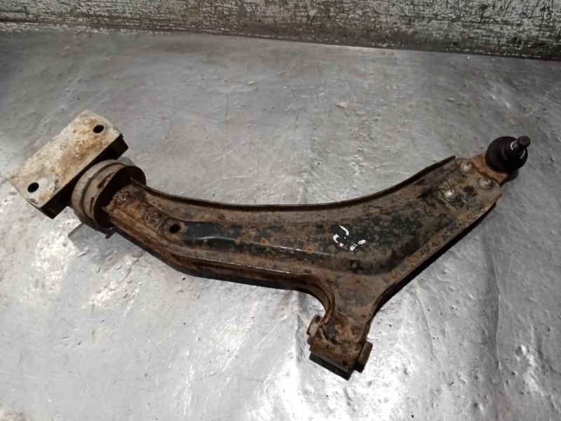 Recambio de brazo suspension inferior delantero izquierdo para land rover freelander i (l314) 2.0 td4 4x4 referencia OEM IAM   0