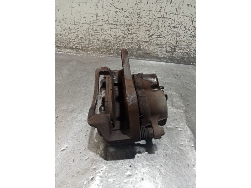 Recambio de pinza freno delantera izquierda para ssangyong rodius i 2.7 xdi referencia OEM IAM   05