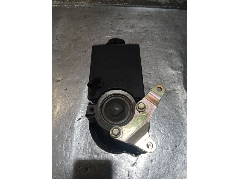 Recambio de bomba direccion para ssangyong rodius i 2.7 xdi referencia OEM IAM   05