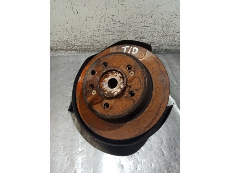 Recambio de mangueta trasera derecha para ssangyong rodius i 2.7 xdi referencia OEM IAM   05