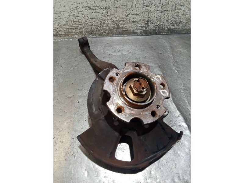 Recambio de mangueta delantera derecha para ssangyong rodius i 2.7 xdi referencia OEM IAM   05