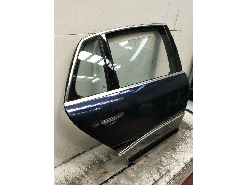 Recambio de puerta trasera derecha para volkswagen passat b5.5 (3b3) 1.9 tdi 4motion referencia OEM IAM VER FOTOS 4P 2001